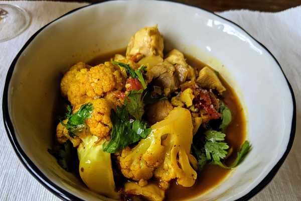 Burmese Chicken Cauliflower Curry