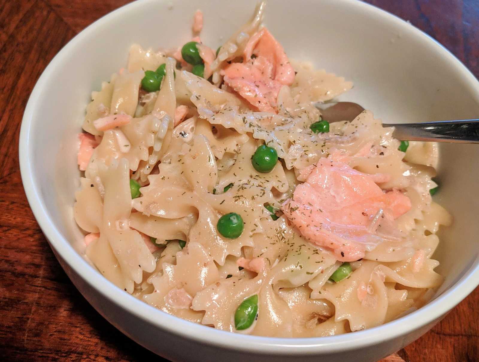 Farfalle with Smoked Salmon and Cream Sauce
