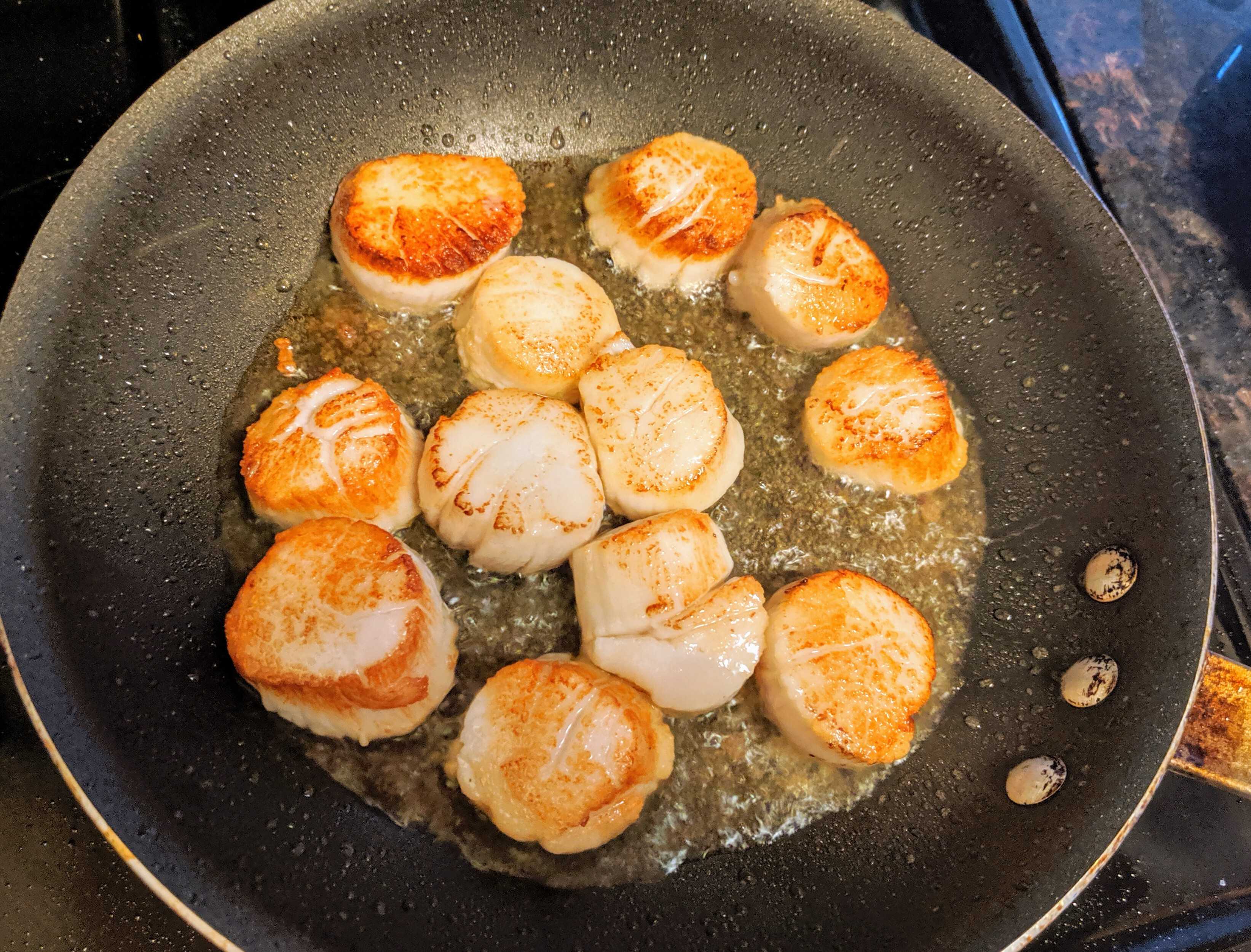 Sautéed Scallops With Asparagus